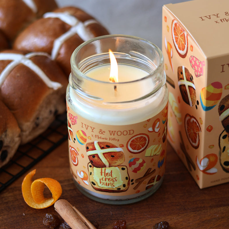 Limited Edition Easter Candle - Hot Cross Buns