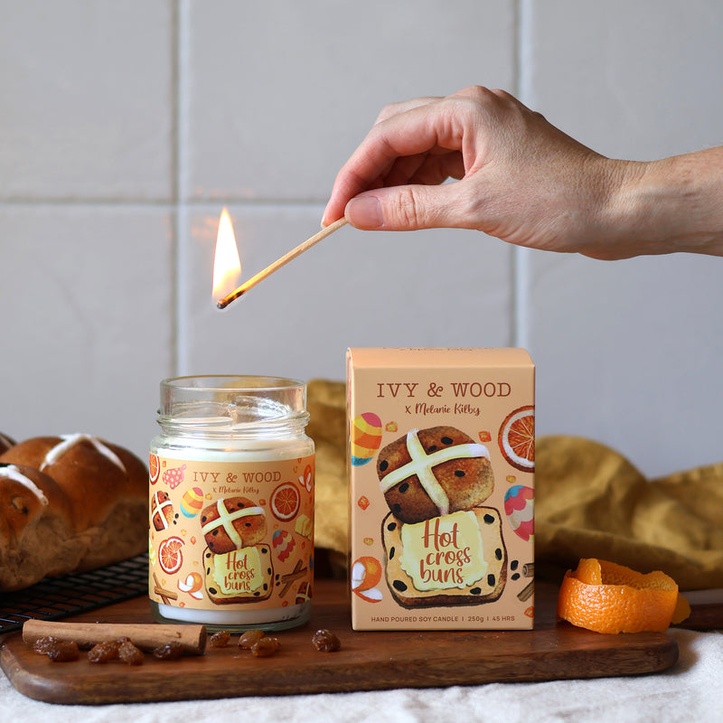 Limited Edition Easter Candle - Hot Cross Buns
