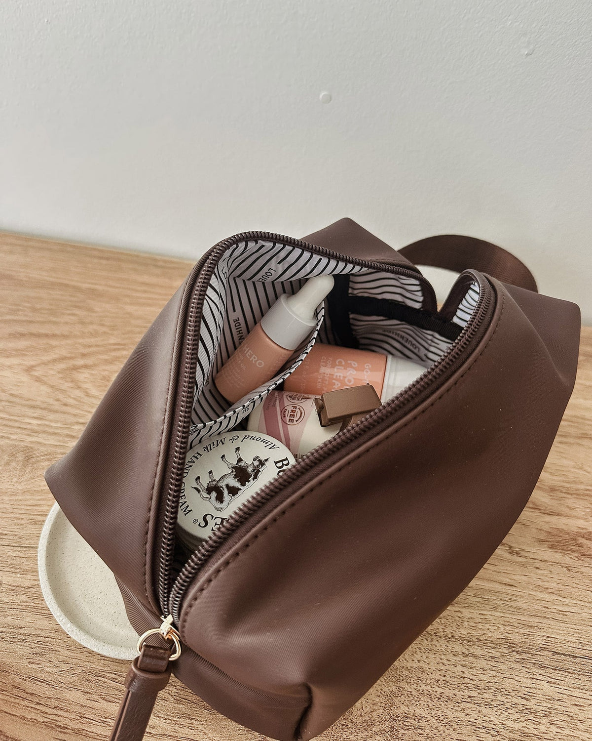 Xena Cosmetic Case - Chocolate